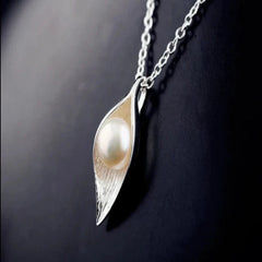 Leaf with Pearl inside 925 Sterling Silver Necklace & Pendant 925 Sterling Silver 45cm