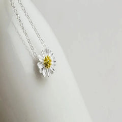 Daisy 925 Sterling Silver Necklace & Pendant