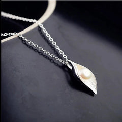 Leaf with Pearl inside 925 Sterling Silver Necklace & Pendant