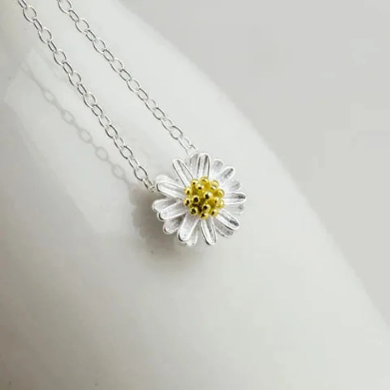 Daisy 925 Sterling Silver Necklace & Pendant