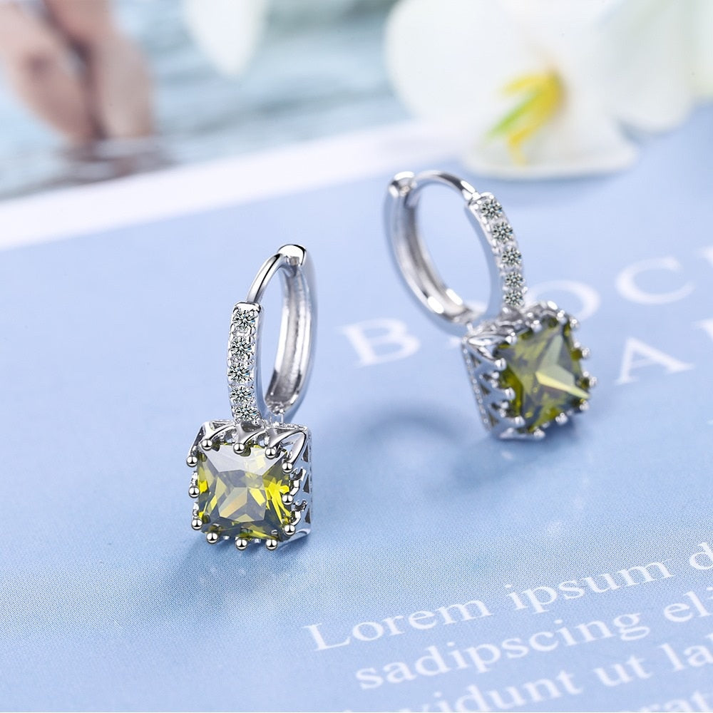 The lever-back earrings for women are made of crystal ,and the post is sterling silver , hypoallergenic&nbsp;